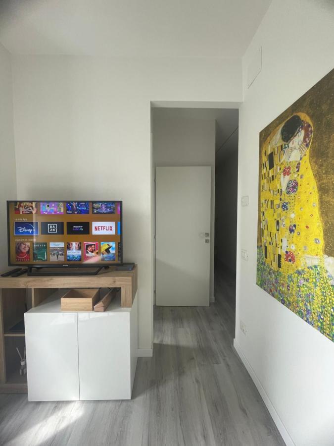 Residenza Il Melograno Fiera Apartment เวโรนา ภายนอก รูปภาพ